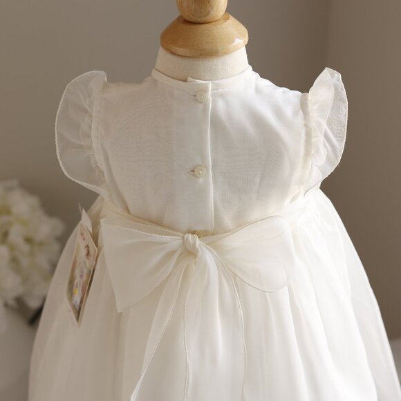 Ivory Smocked Dress & Bonnet Set Organza Special Occasion Portrait Boutique NWT - Picture 4 of 7